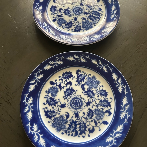 Bombay Blue and White Floral Plates (2). - Picture 1 of 7